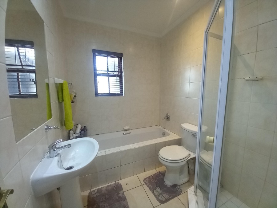 To Let 3 Bedroom Property for Rent in Jagtershof Western Cape